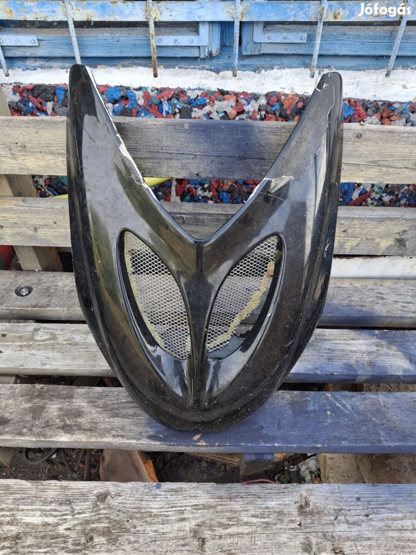 Yamaha Aerox első idom és lámpa