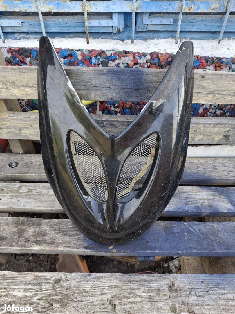 Yamaha Aerox első idom és lámpa