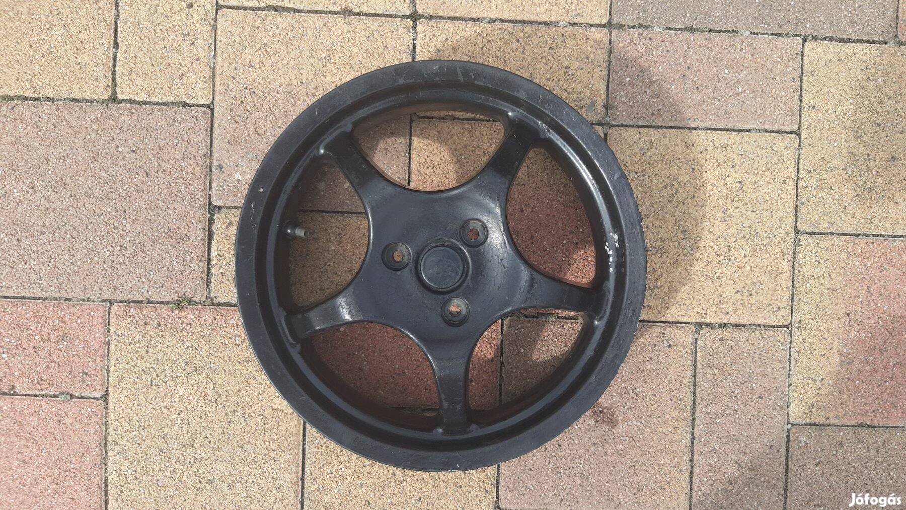 Yamaha Aerox hátsó felni