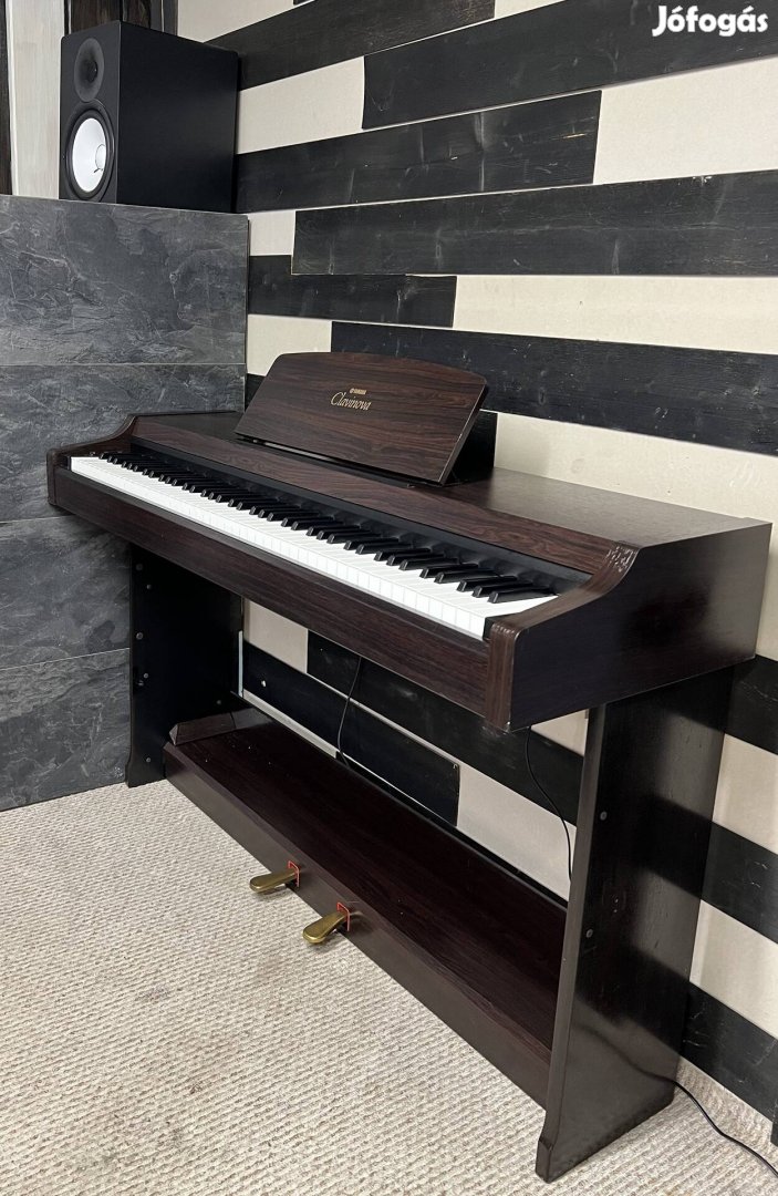 Yamaha Clavinova Zongora