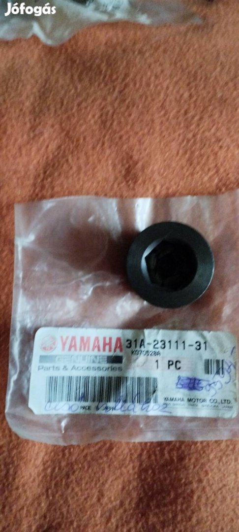 Yamaha Előfeszítő villa csavar