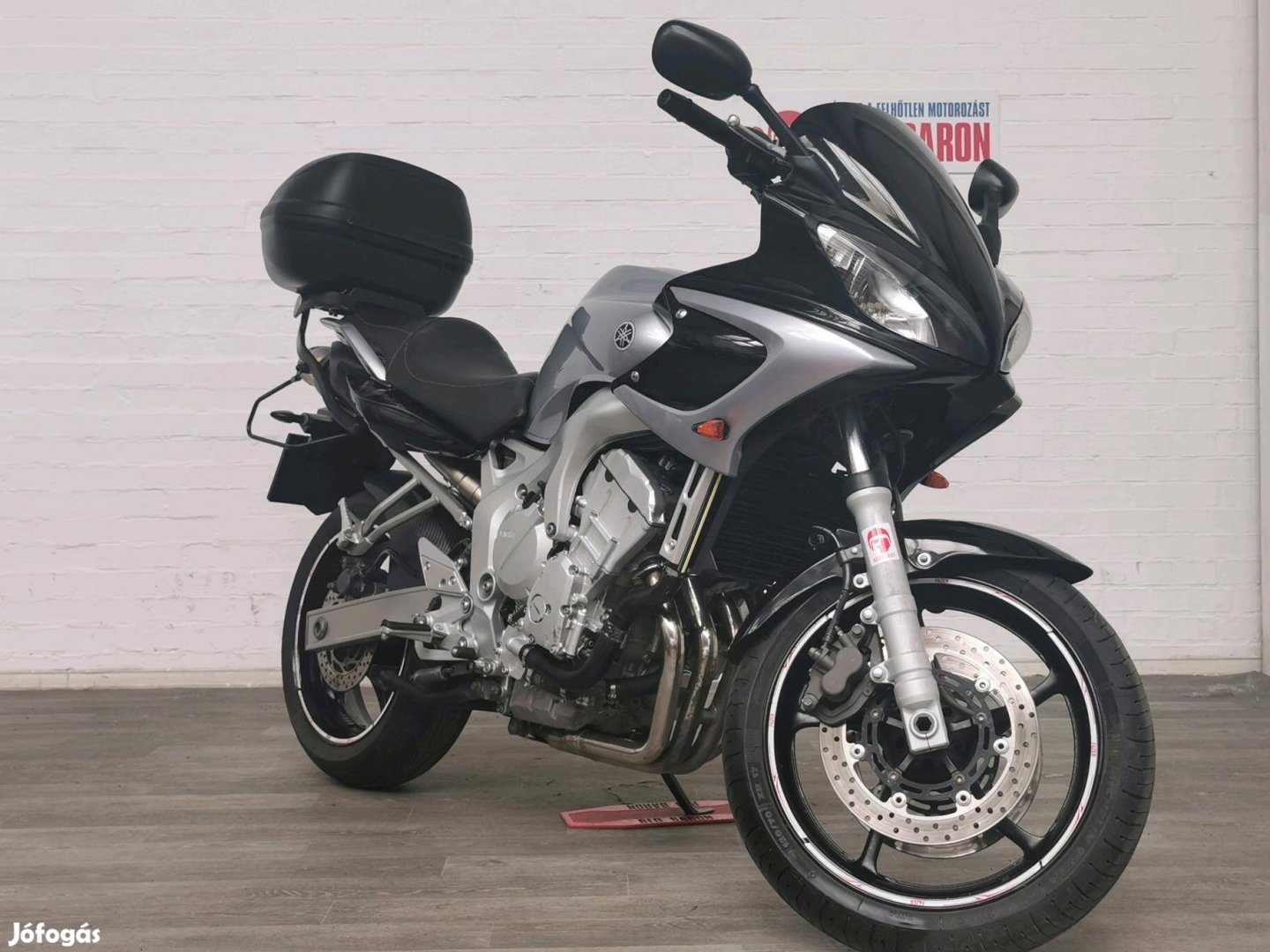 Yamaha FZ6-S (Fazer) Entry Bike! RED Baron Gara...