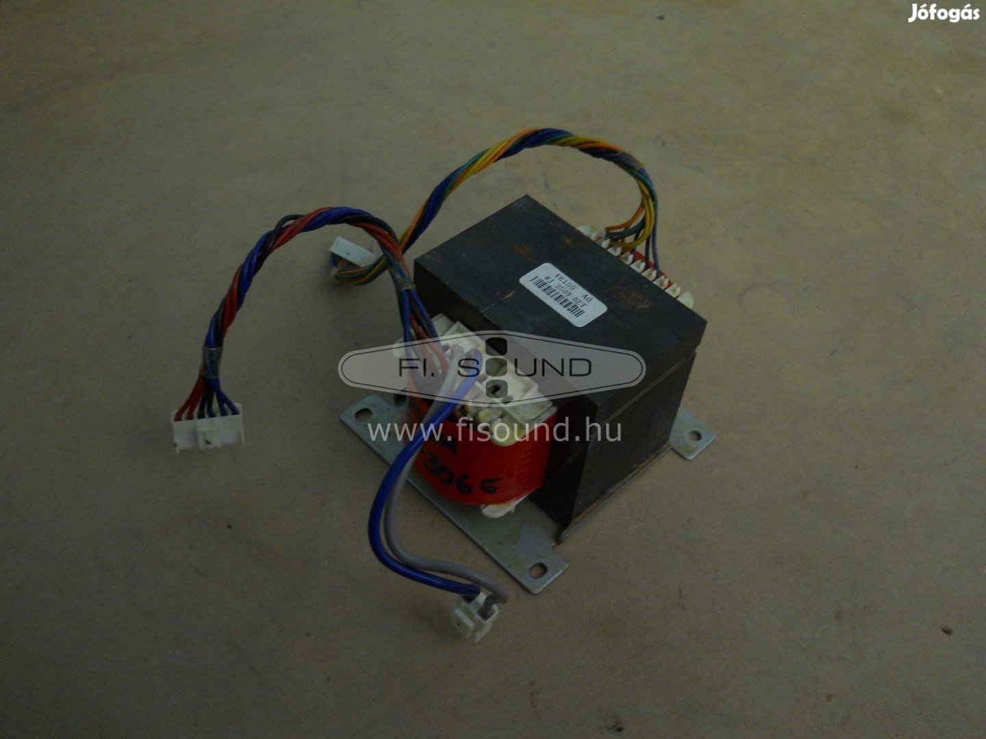 Yamaha HTR-3065 , hálózati táptrafó