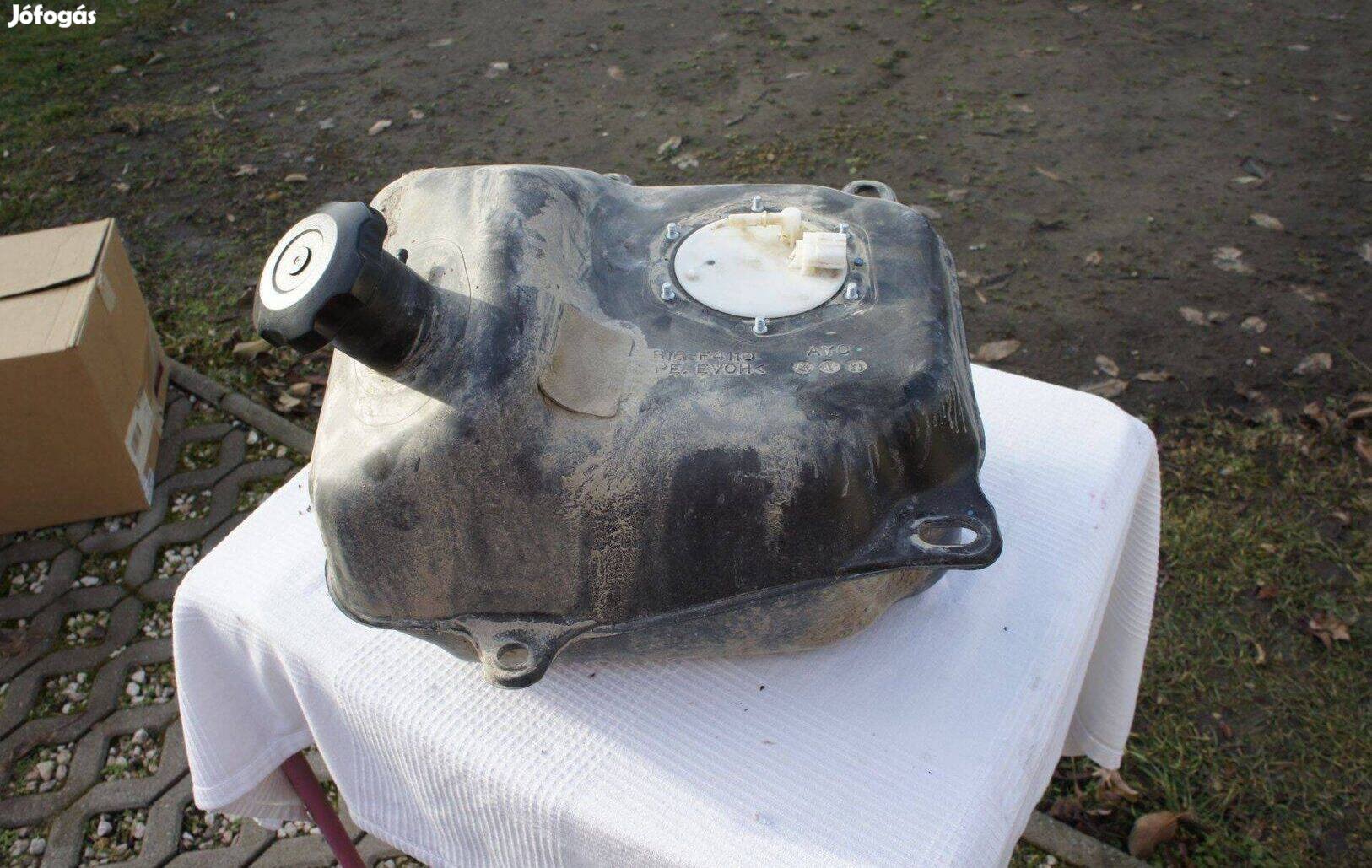 Yamaha Kodiak 700 Quad tank