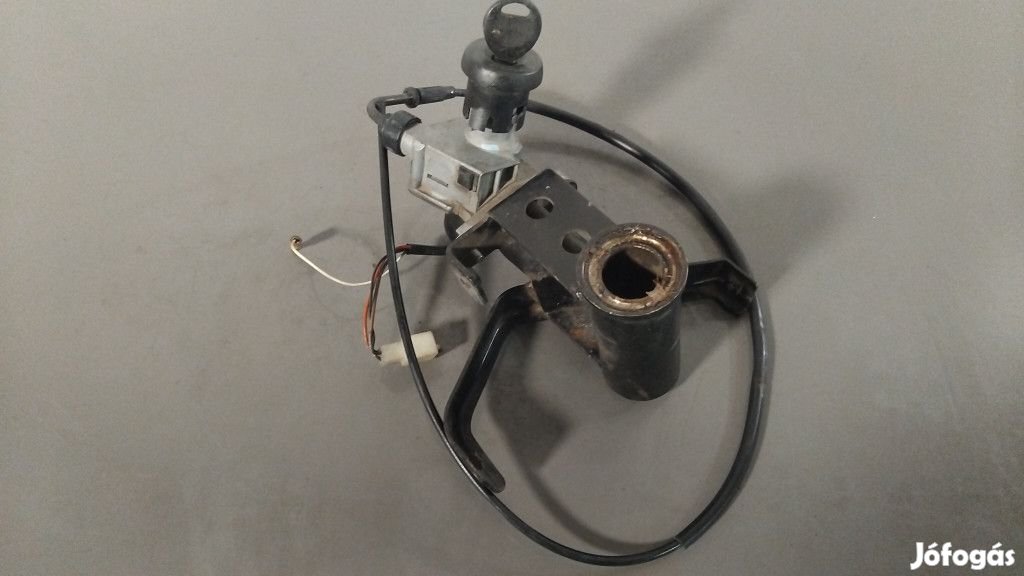 Yamaha Majesty 125 - Gyújtáskapcsoló