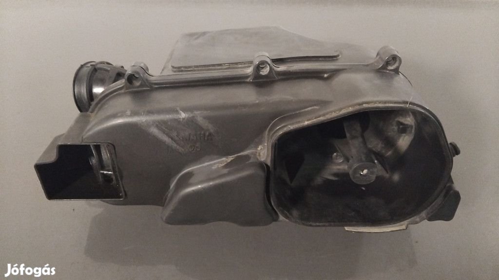 Yamaha Majesty 125 - Légszűrőház