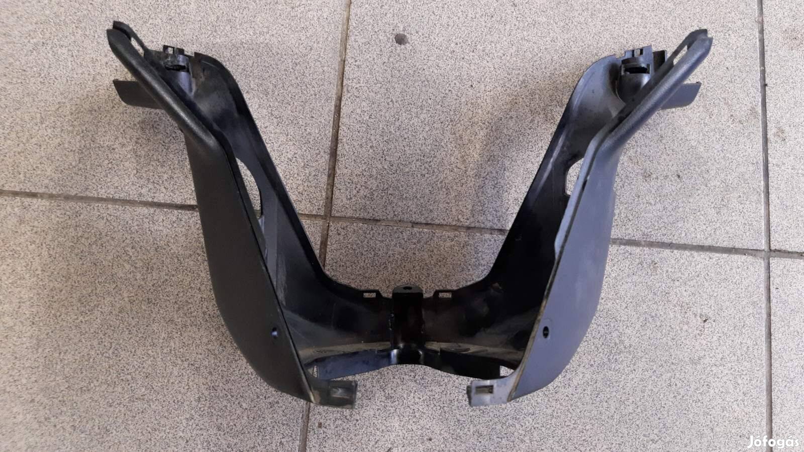 Yamaha Majesty YP250 '04 fejidom alsó