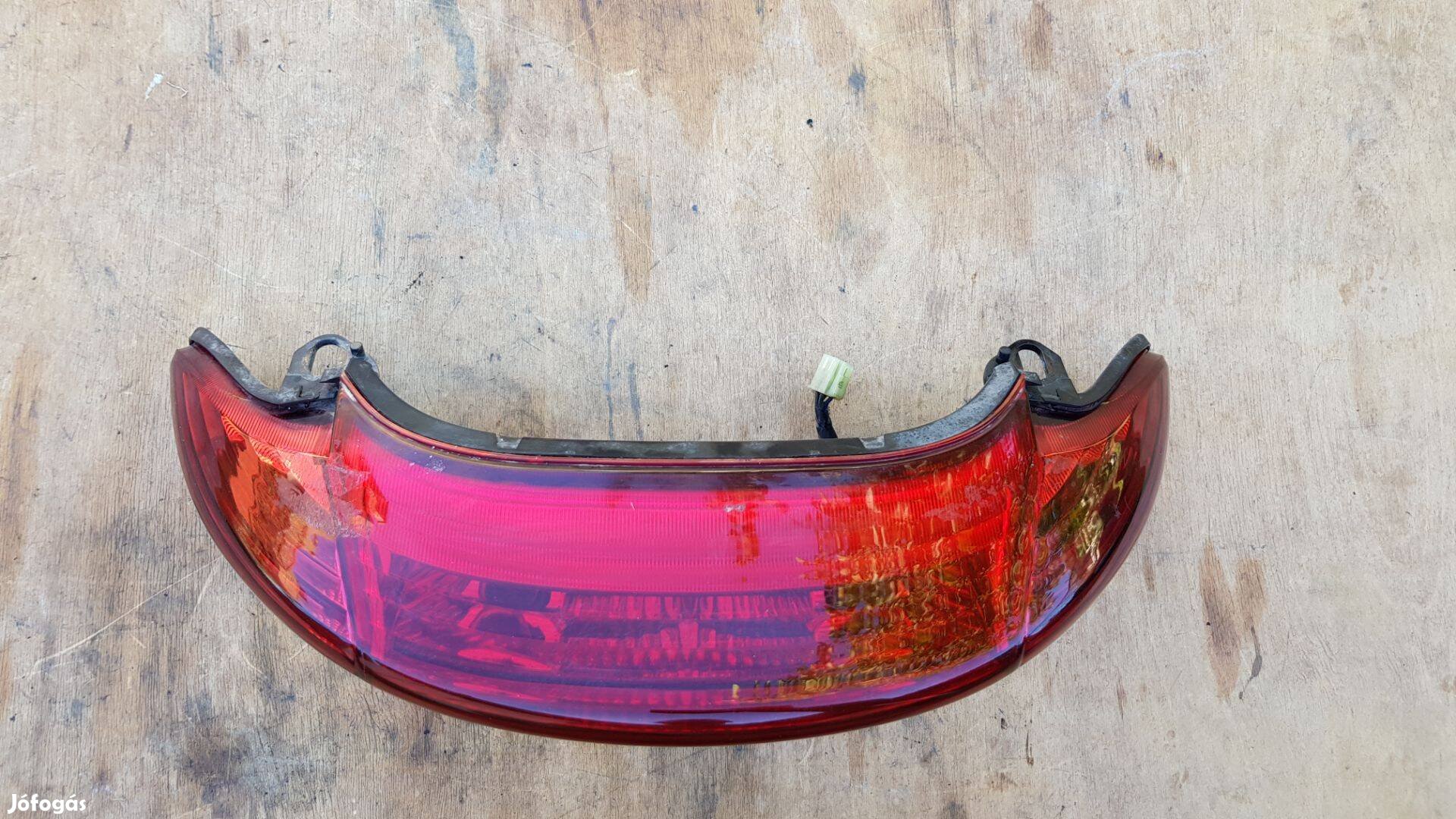 Yamaha Majesty YP 250 hátsó lámpa