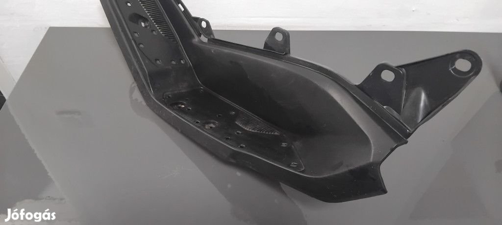Yamaha N-max Bal oldali taposó
