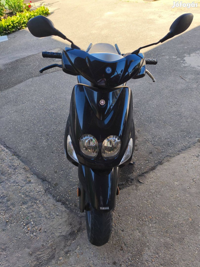 Yamaha Neos 4 50ccm négyütemű robogó