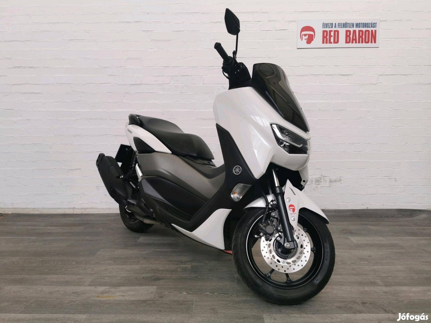 Yamaha Nmax 125 3+1 év kiterjesztett Red Baron...