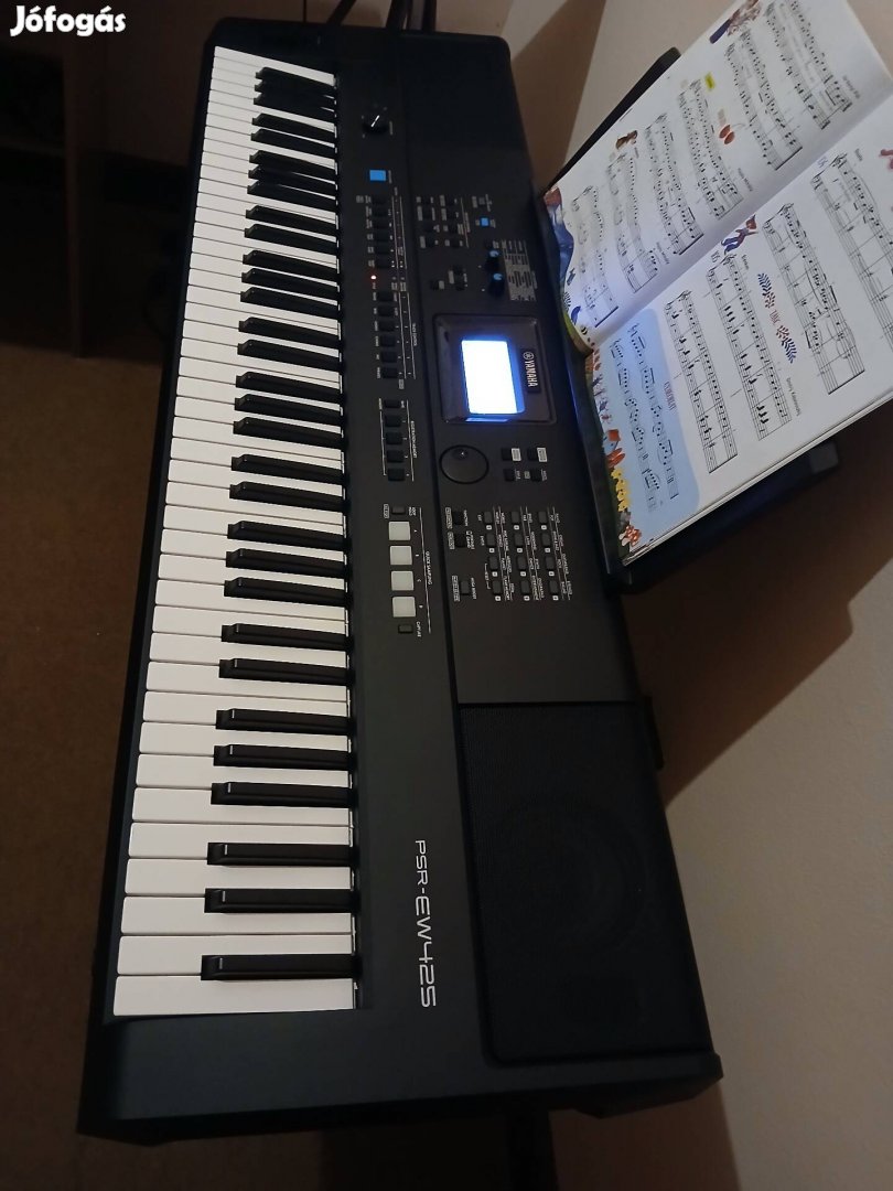 Yamaha PSR EW-425