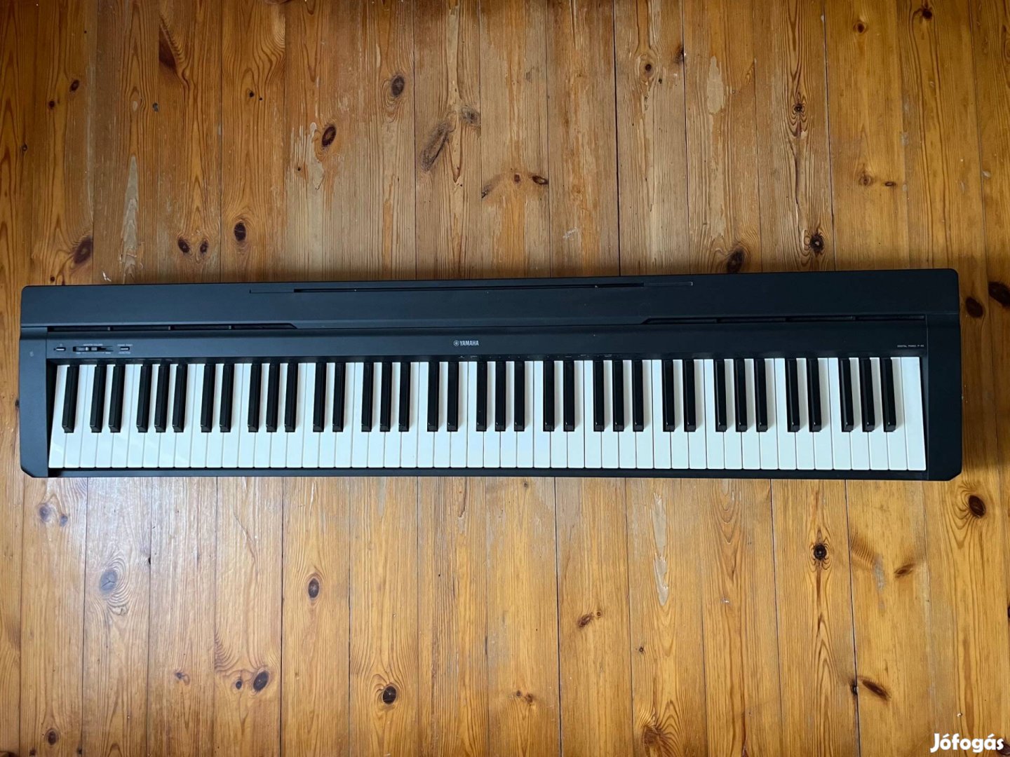 Yamaha P-45B álvánnyal
