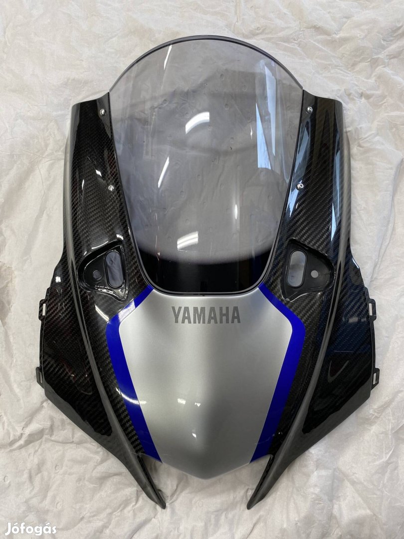 Yamaha R1M fejidom apró repedéssel