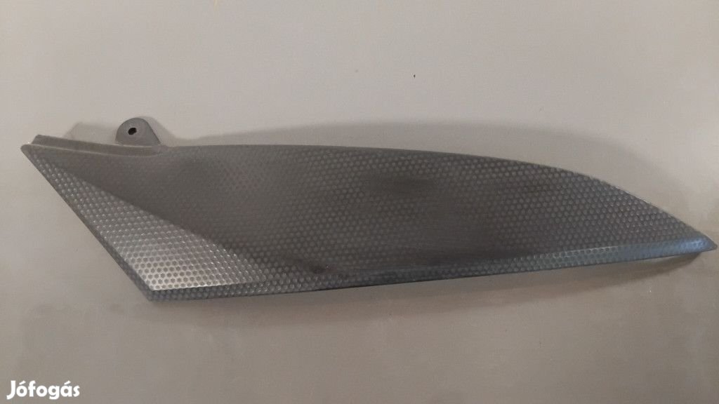 Yamaha R1 - Jobb oldali idom - 5VY-24139-00