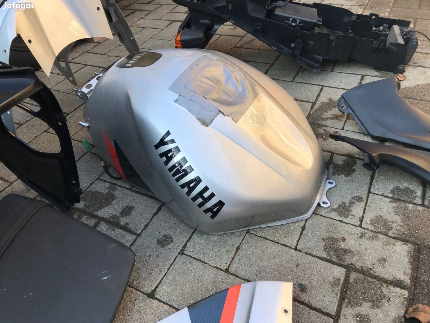 Yamaha R6 2000 nasznált ezüst Tank / benzintank eladó