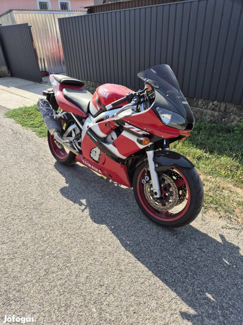 Yamaha R6 bontott alkatrészek 