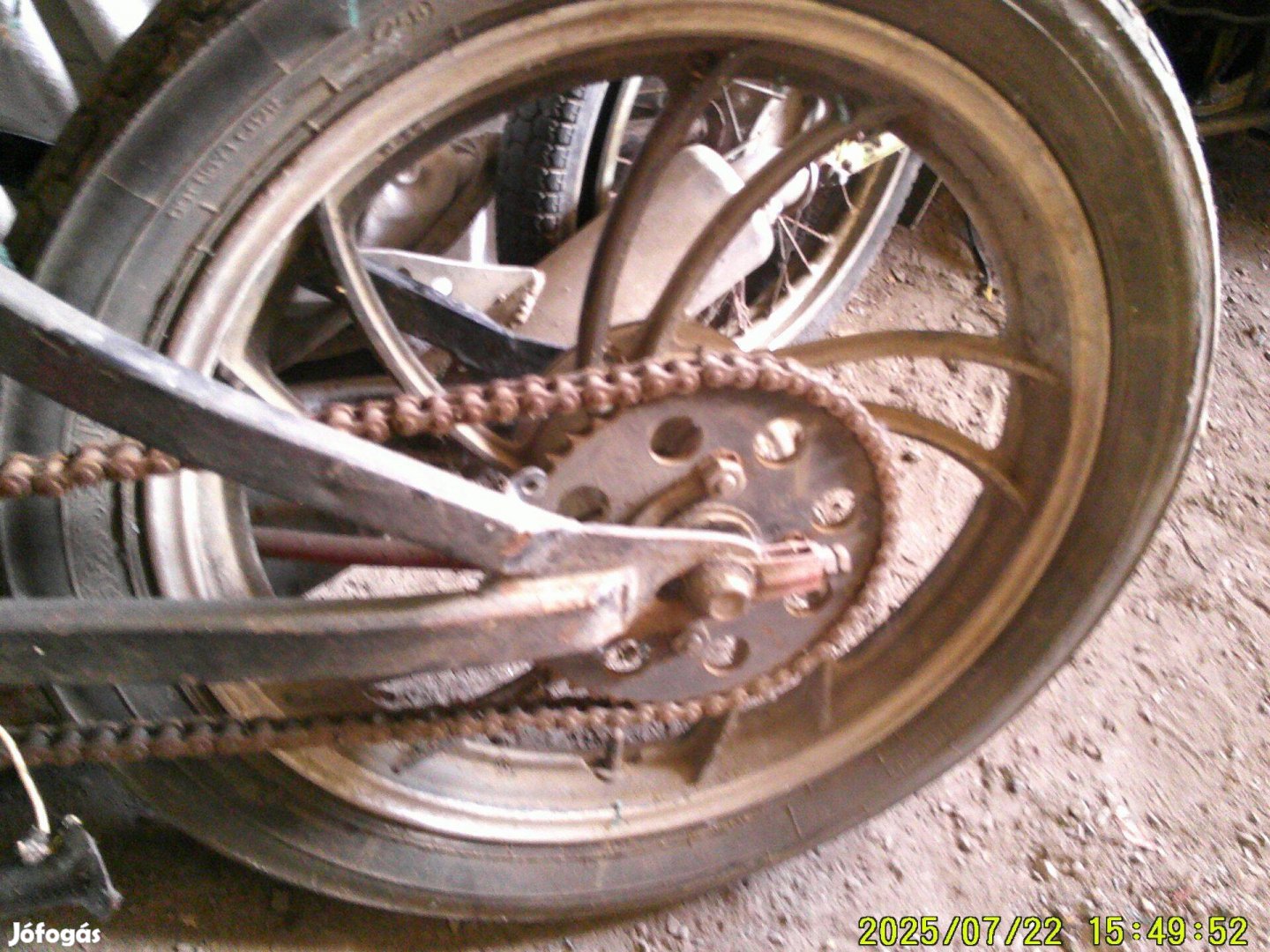 Yamaha RD 80 LC mkp.-ról : 3,00-18-as komplett hátsókerék