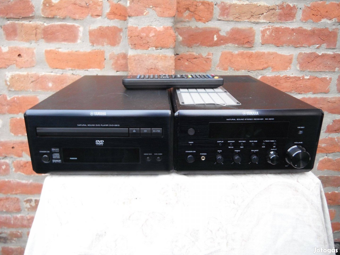 Yamaha RX-E810 Pianocraft rádióerősítő távirányítóval DVD-E810 DVD
