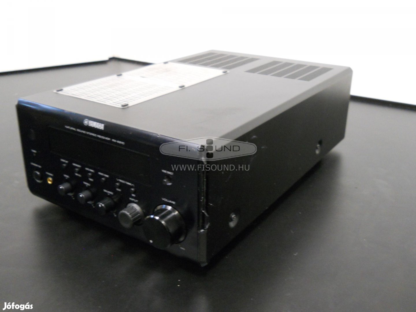 Yamaha RX-E810 , 2x55W,6-16 ohm,rádiós sztereo erősítő
