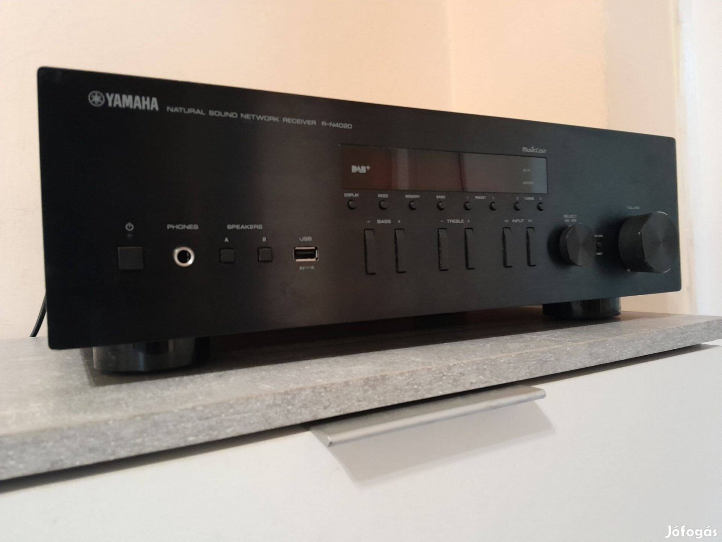 Yamaha R-N402D sztereo hálózati erősítő hibás