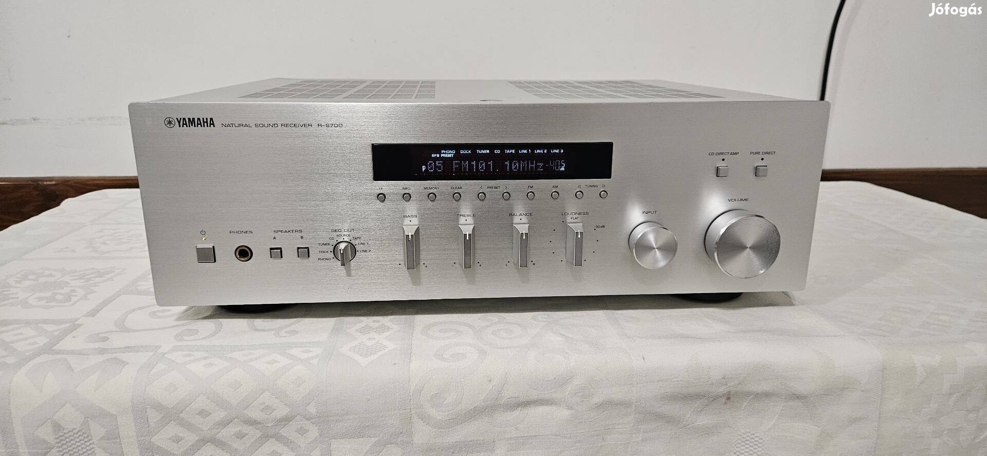 Yamaha R-S700 rádióerősítő.
