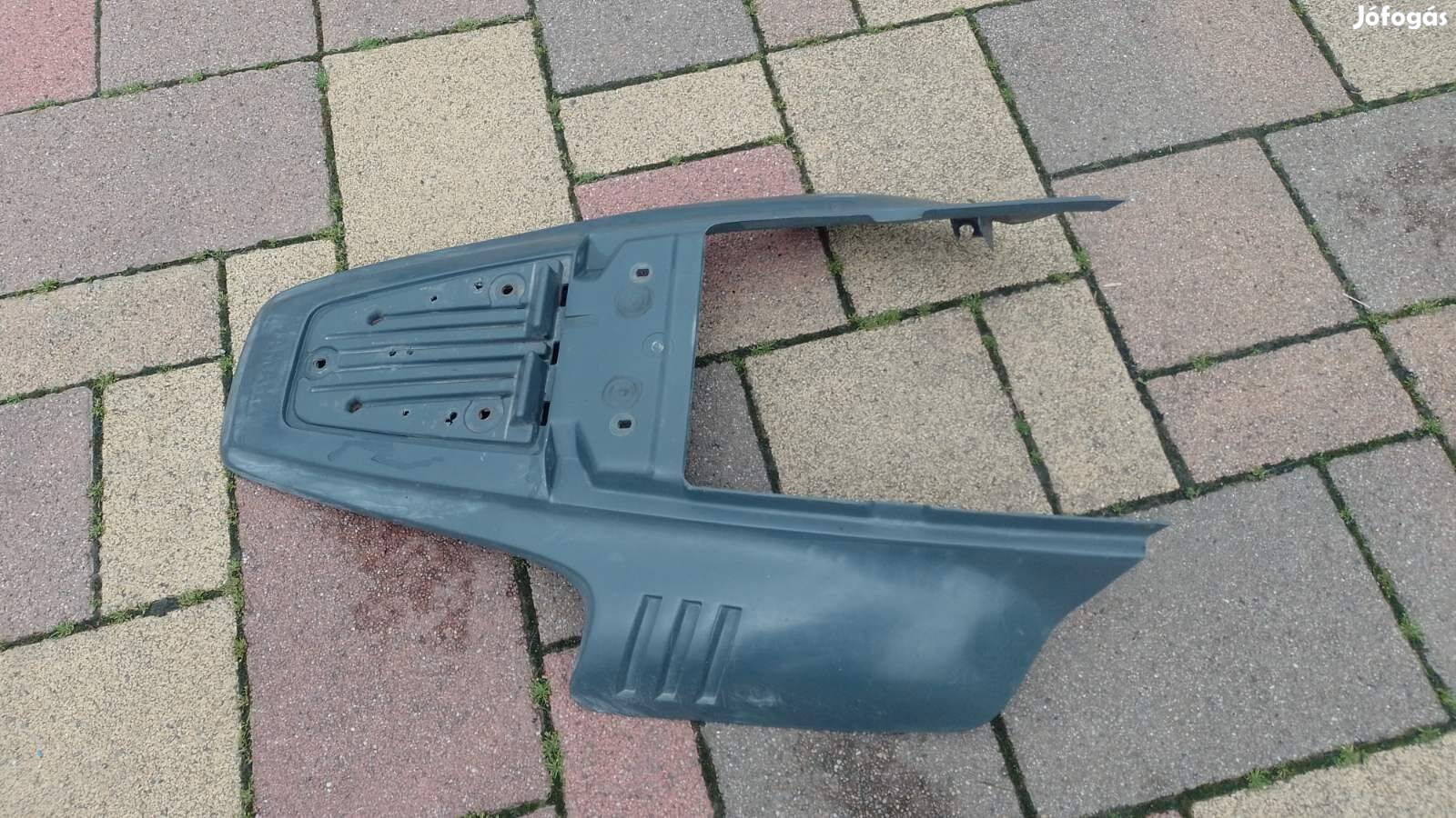 Yamaha TW125-200 ülés alatti idom
