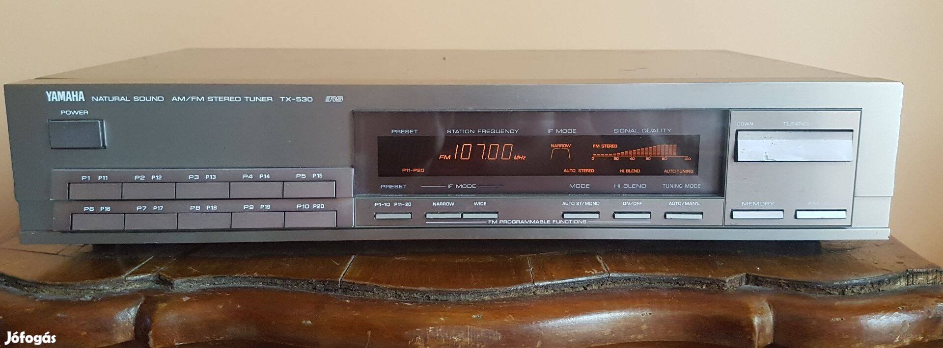 Yamaha TX-530 profi rádió tuner