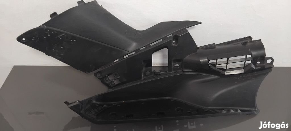 Yamaha T-max 500 '08-11 Bal oldali lábtartó idom
