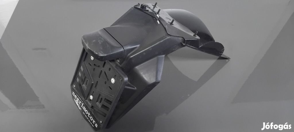 Yamaha T-max 500 '08-11 Hátsó sárvédó, rendszámtartó