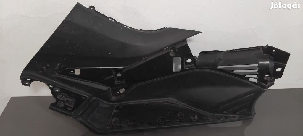 Yamaha T-max 530 Bal oldali taposó idom