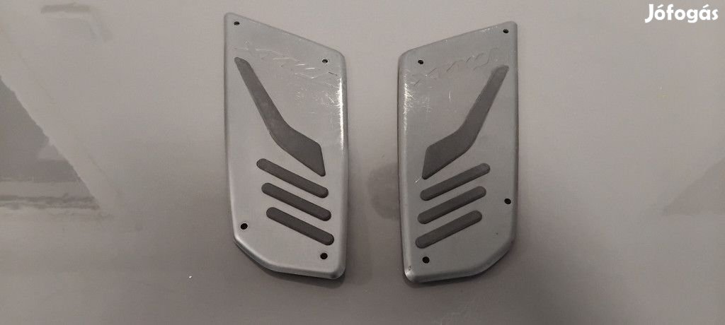 Yamaha T-max 530 Lábtartó panel, sérült