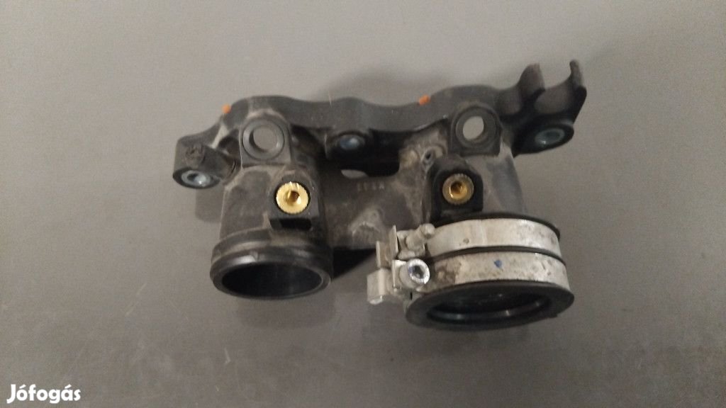 Yamaha T-max 530 - Szívócsonk