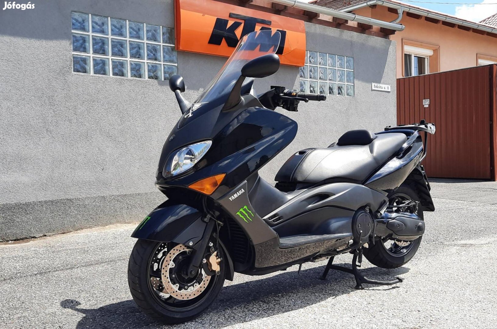 Yamaha Tmax Garanciával-Szervizkönyves