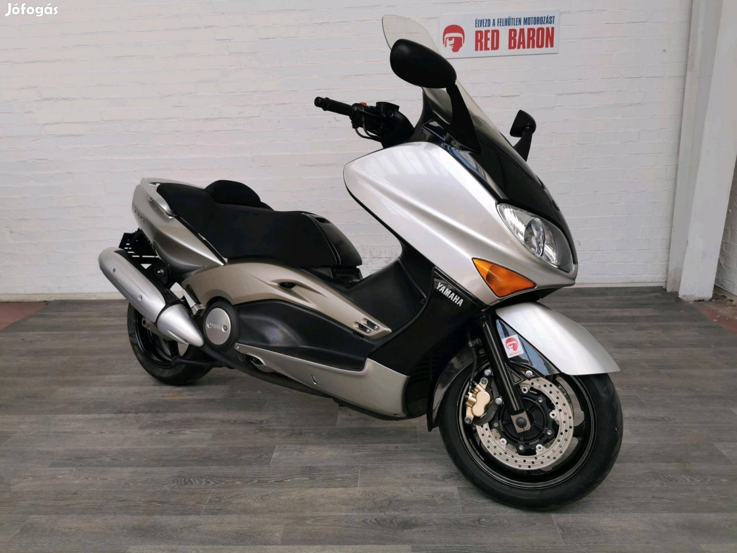 Yamaha Tmax Írásos REd Baron Garanciával