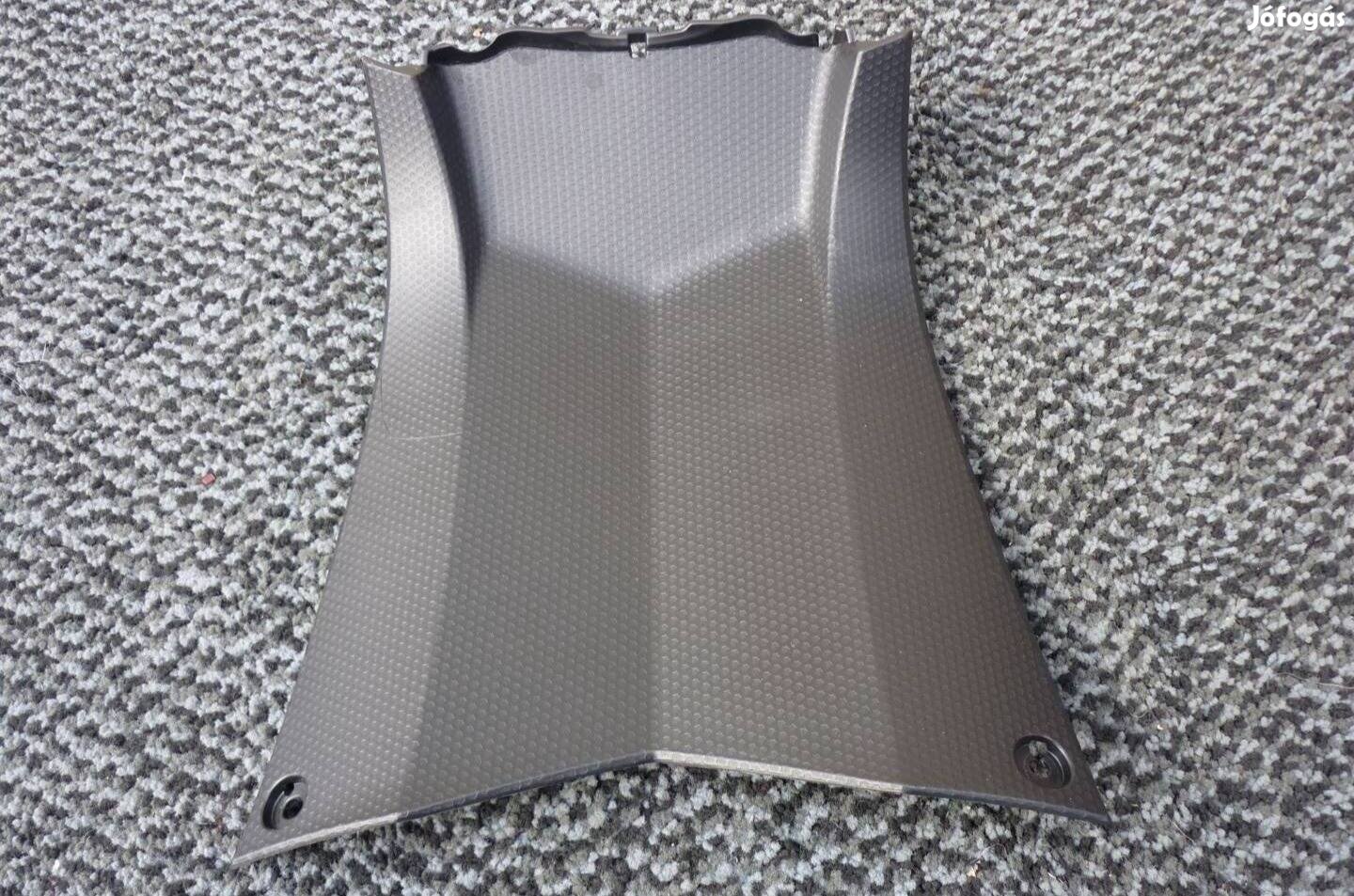 Yamaha Tmax T Max láb közötti takaró idom injektor takaró