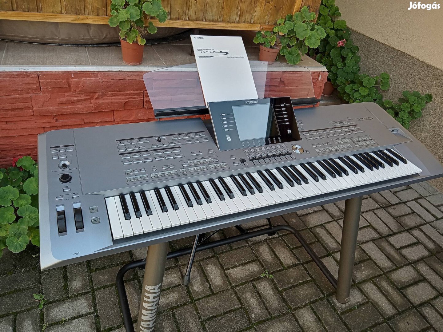 Yamaha Tyros 5 76