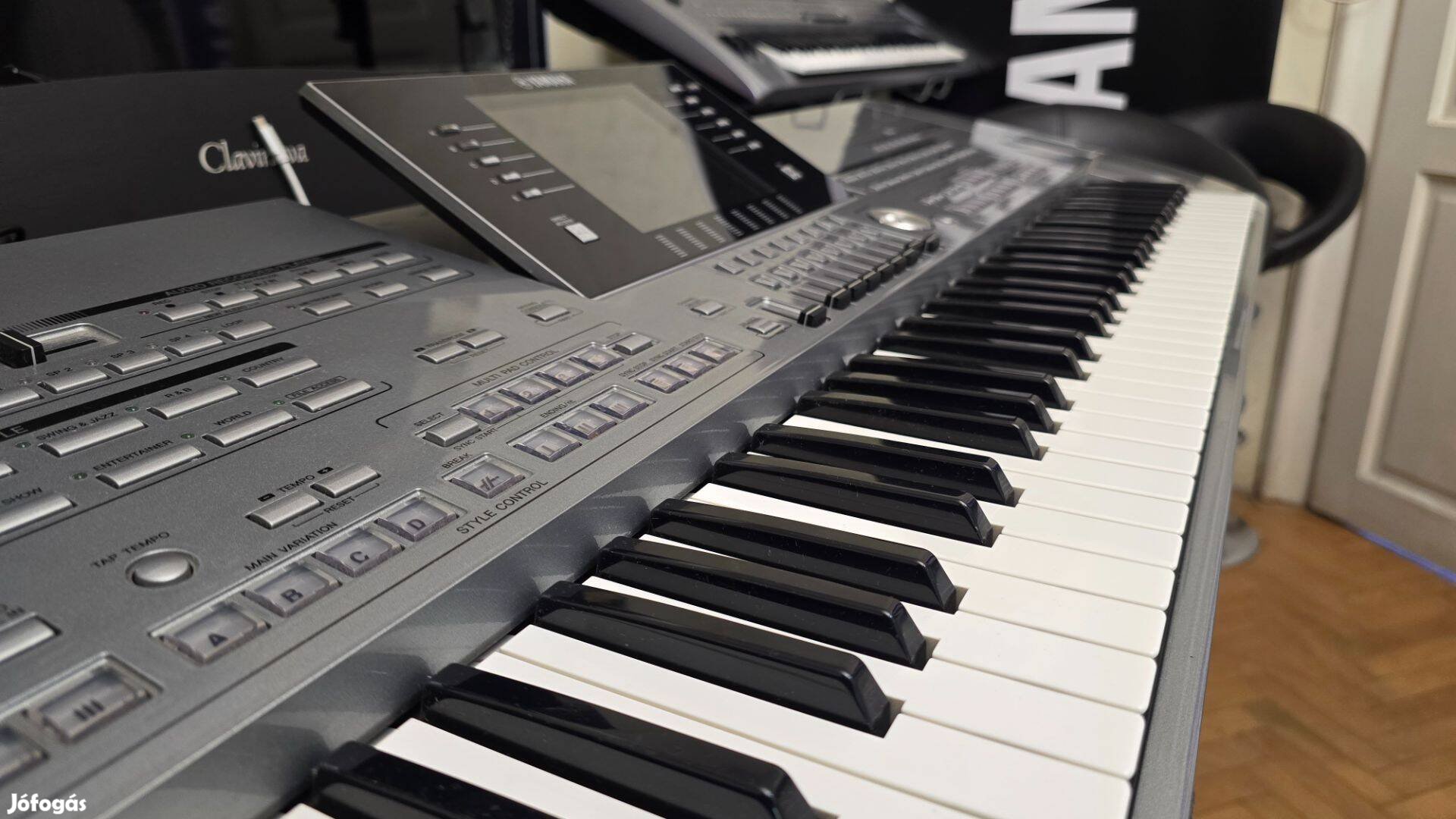 Yamaha Tyros 5 76 telibe fóliázva!