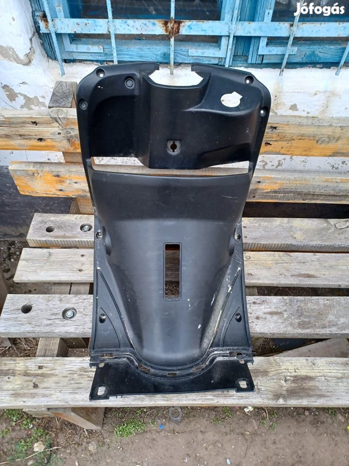 Yamaha Vity térd idom