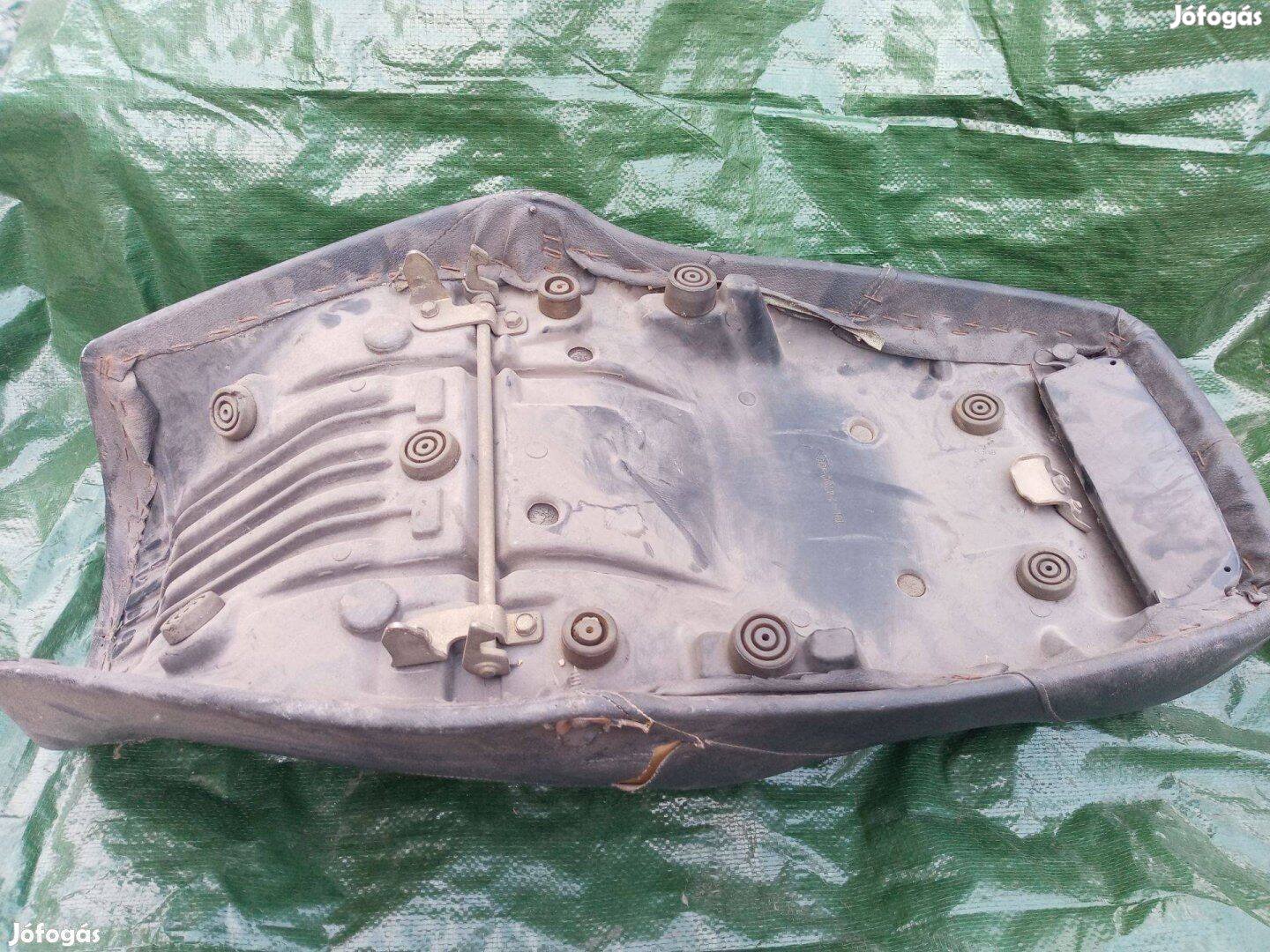 Yamaha XV 920 ülés