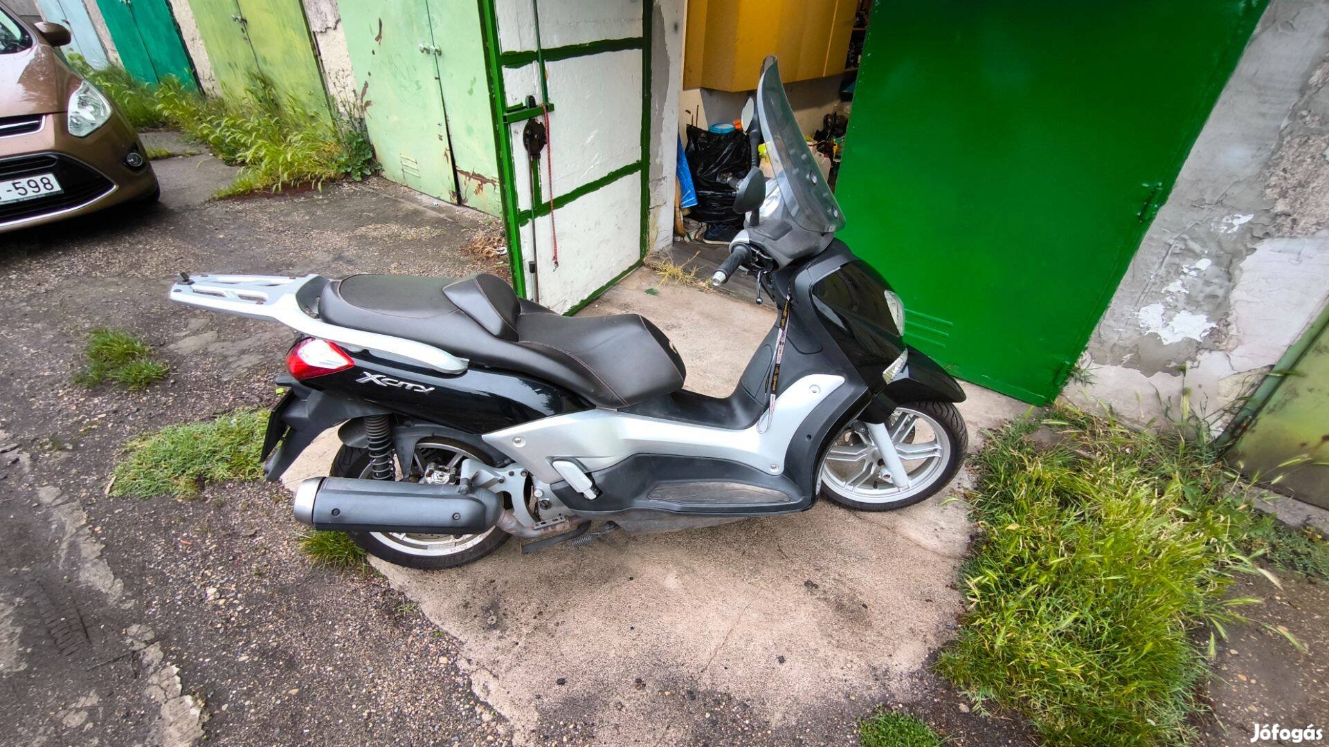 Yamaha X-City 125ccm nagyrobogó