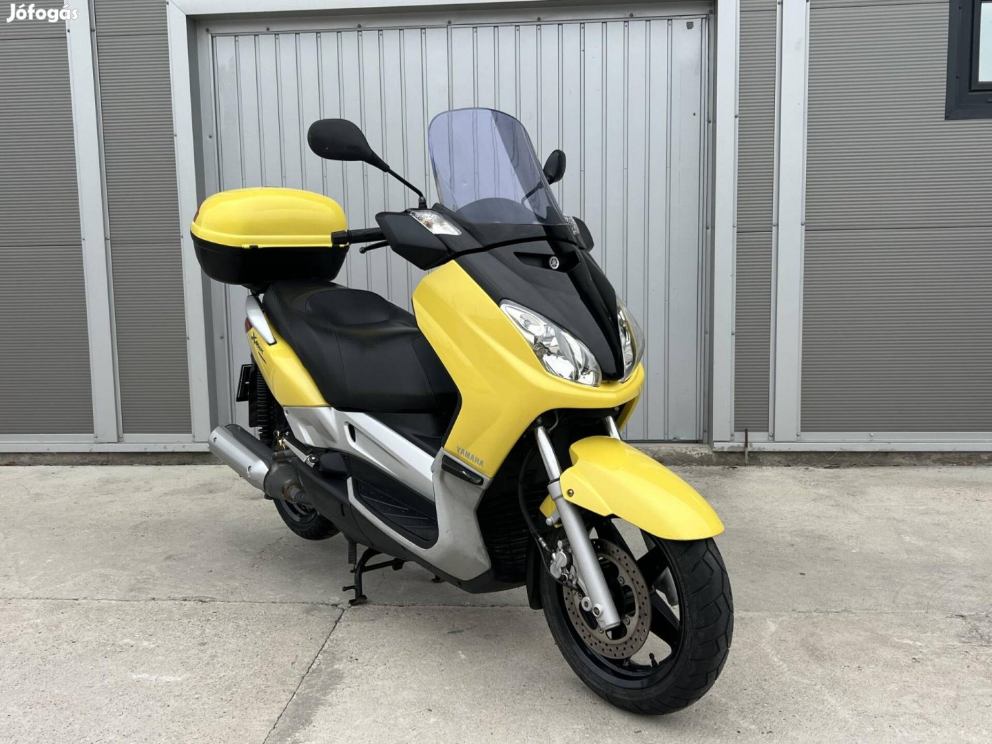 Yamaha X-Max 250