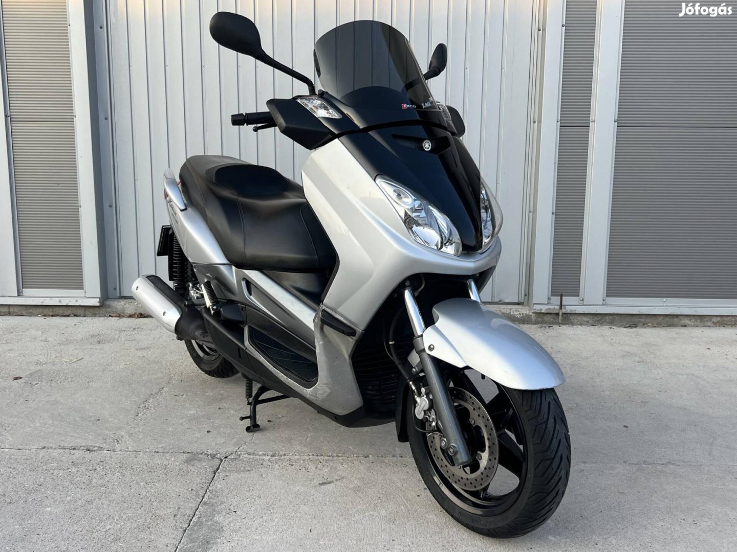 Yamaha X-Max 250