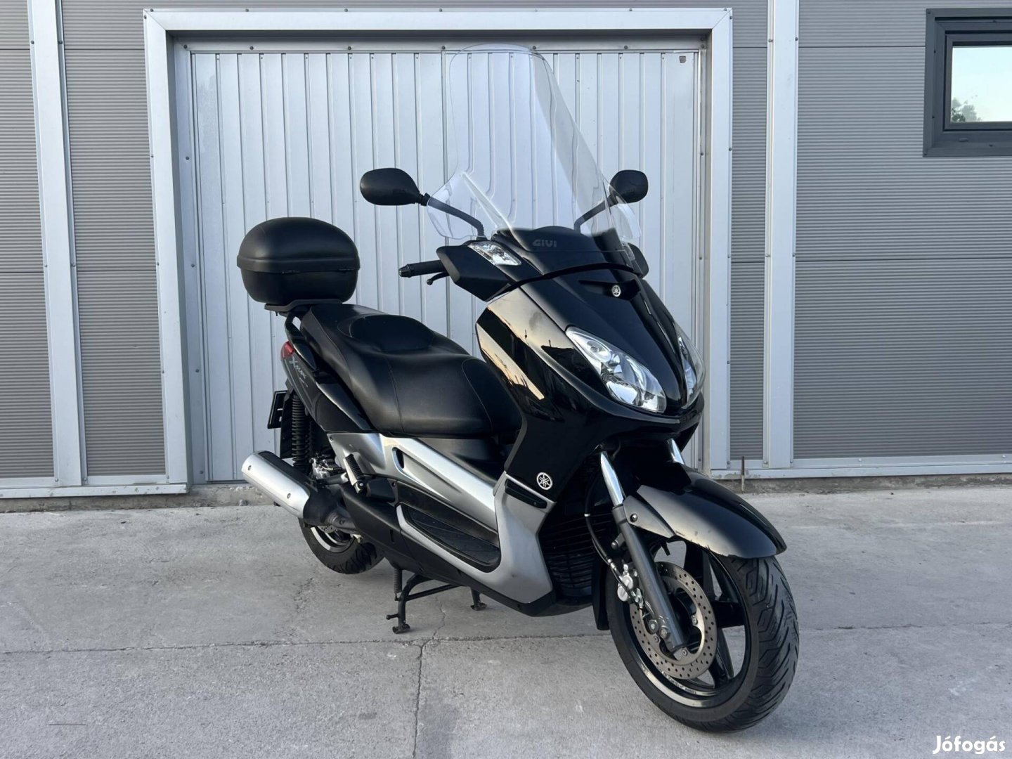 Yamaha X-Max 250