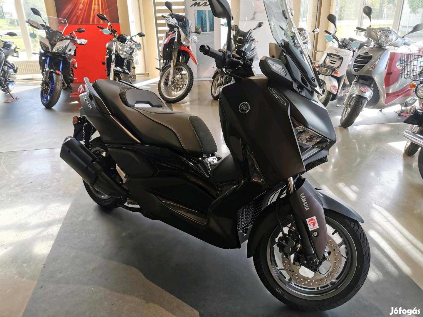 Yamaha X-Max 300 Tech Max! 3+1 év Írásos Red Ba...