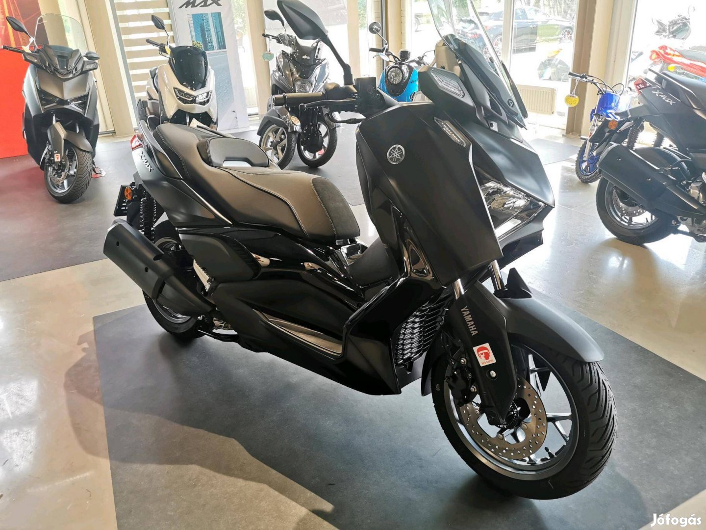 Yamaha X-Max 300 Tech Max! 3+1 év Írásos Red Ba...