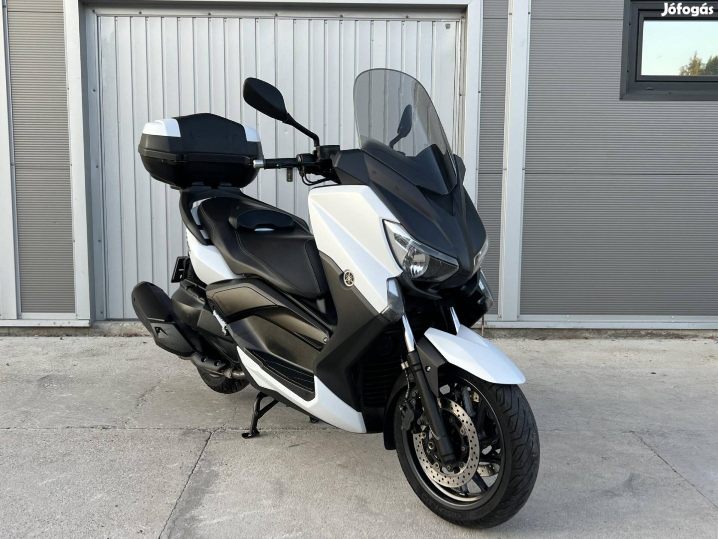 Yamaha X-Max 400