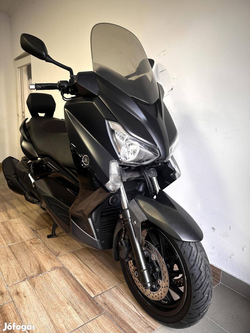 Yamaha X-Max 400