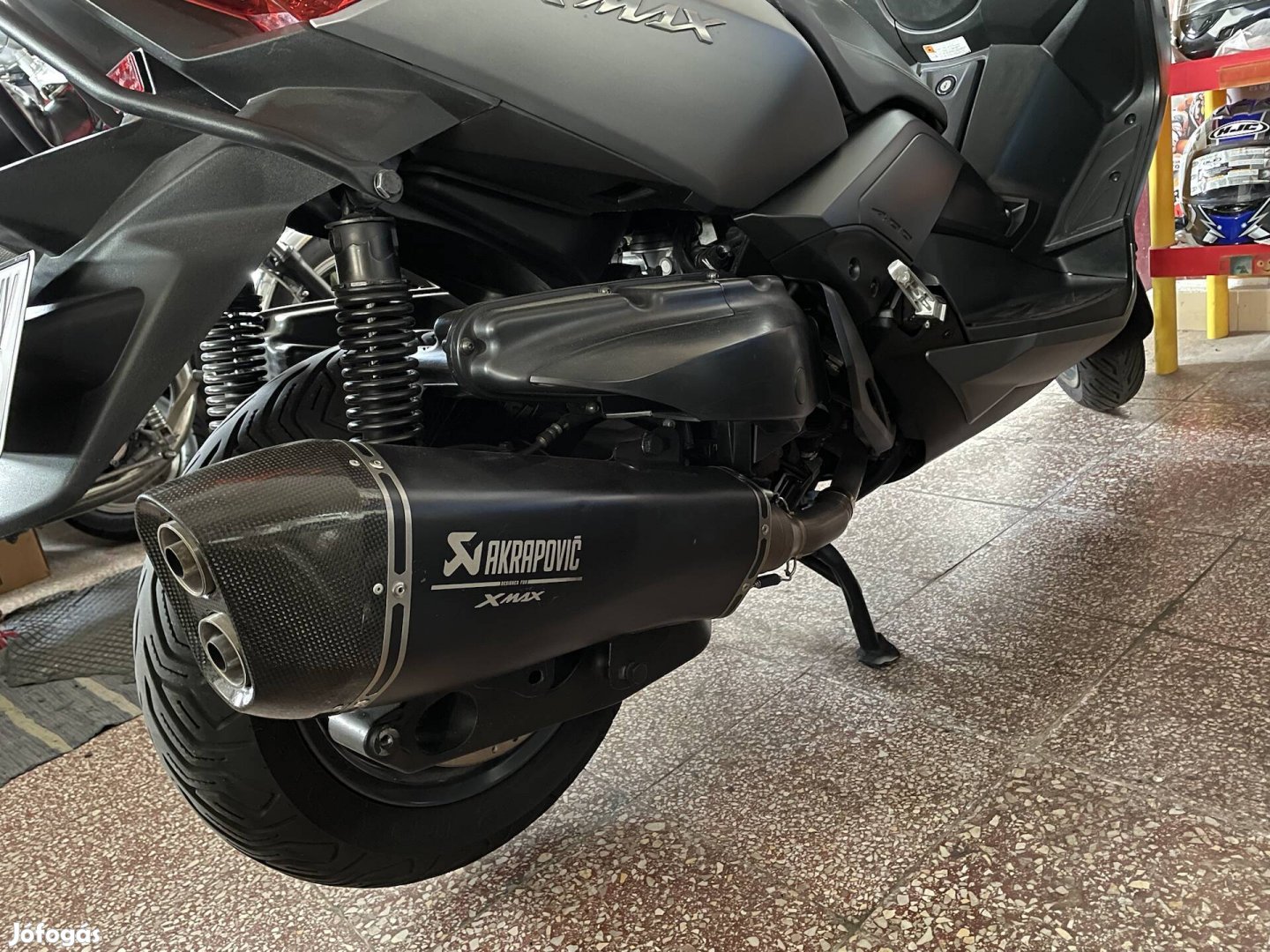 Yamaha X-Max 400 Majesty 400 Akrapovic Sportkipufogó Dob