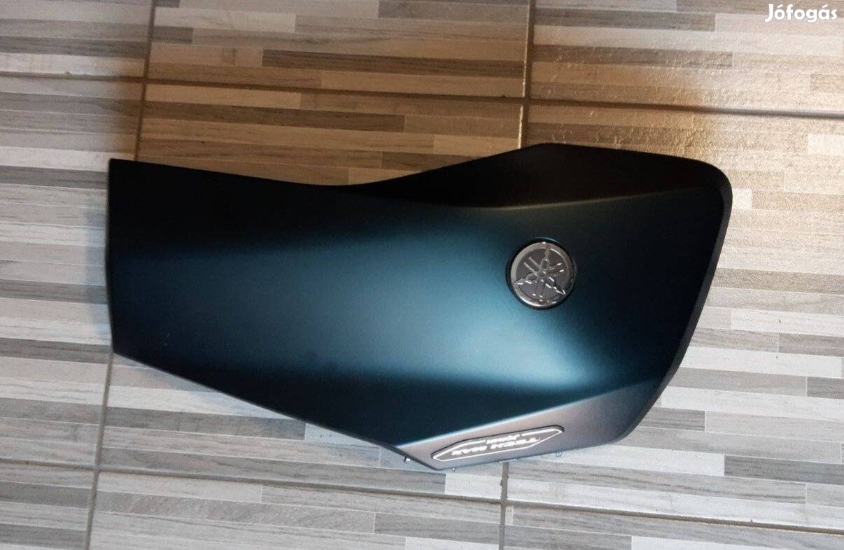 Yamaha X-max 125-300 jobb első idom